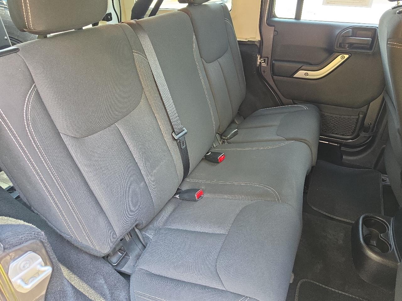 Jeep Wrangler Unlimited 4WD 4dr Sahara 2016