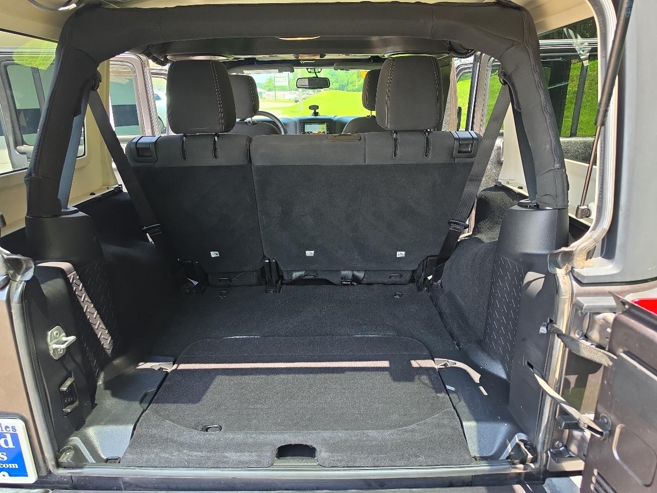 Jeep Wrangler Unlimited 4WD 4dr Sahara 2016