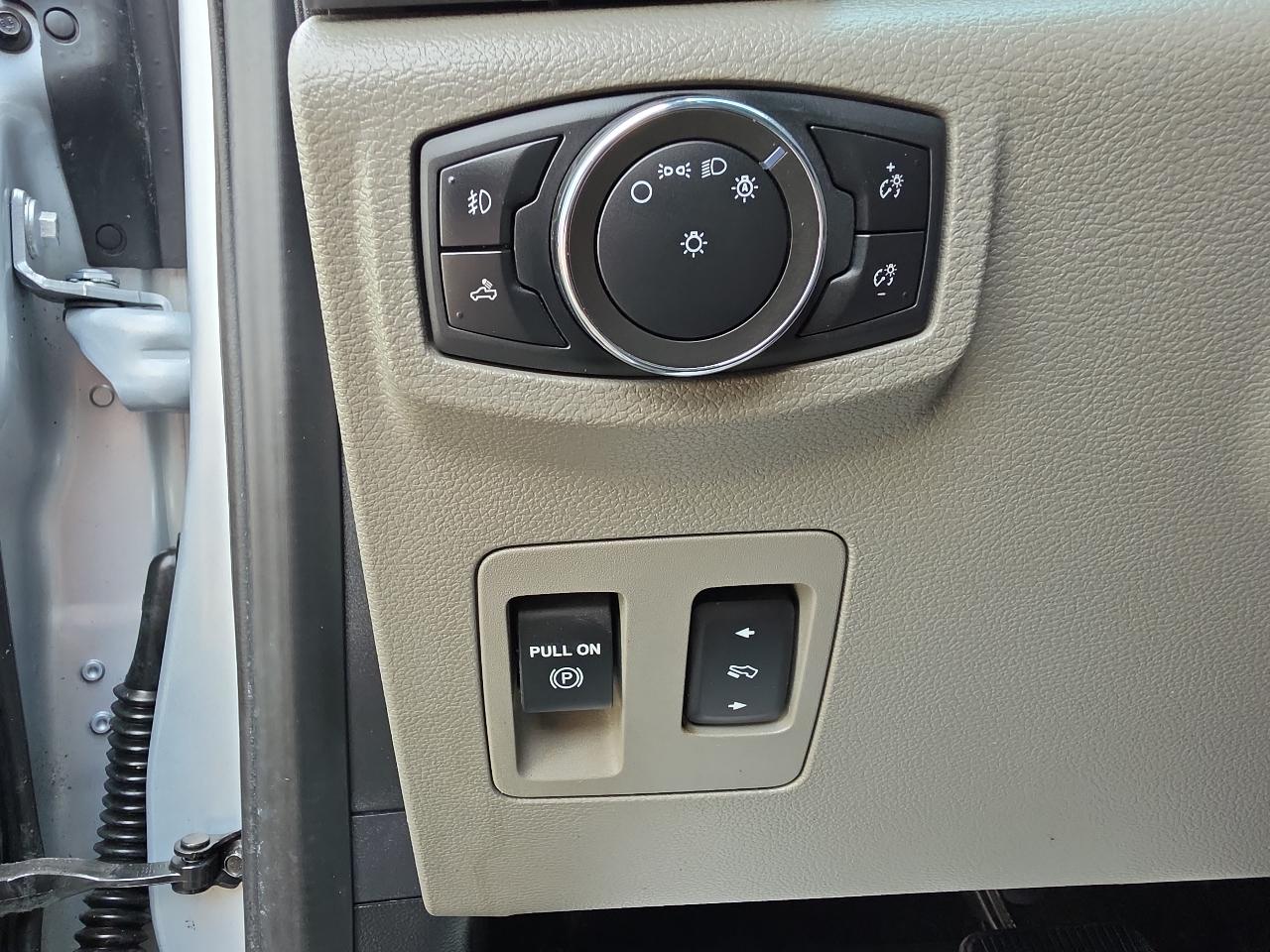 Ford F-150 XL 4WD SuperCab 6.5' Box 2019