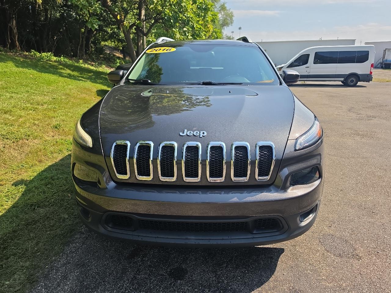Jeep Cherokee 4WD 4dr Latitude 2016