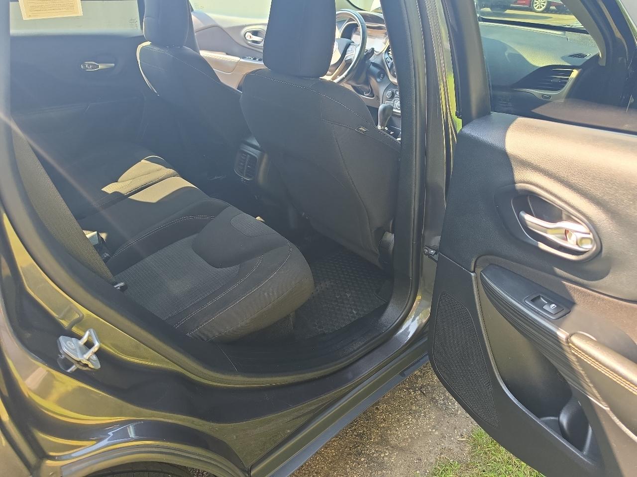 Jeep Cherokee 4WD 4dr Latitude 2016