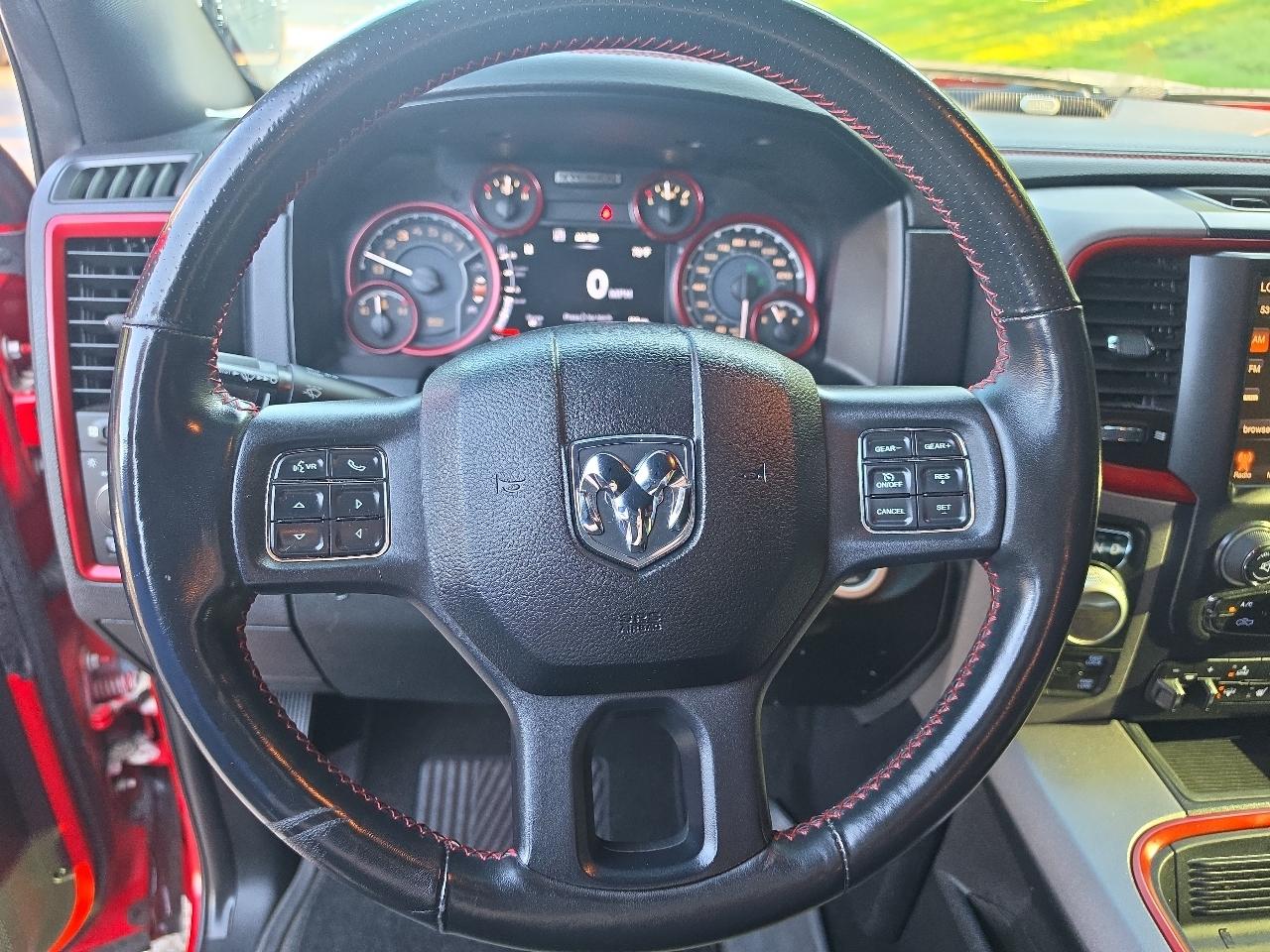 RAM 1500 4WD Crew Cab 140.5" Rebel 2016