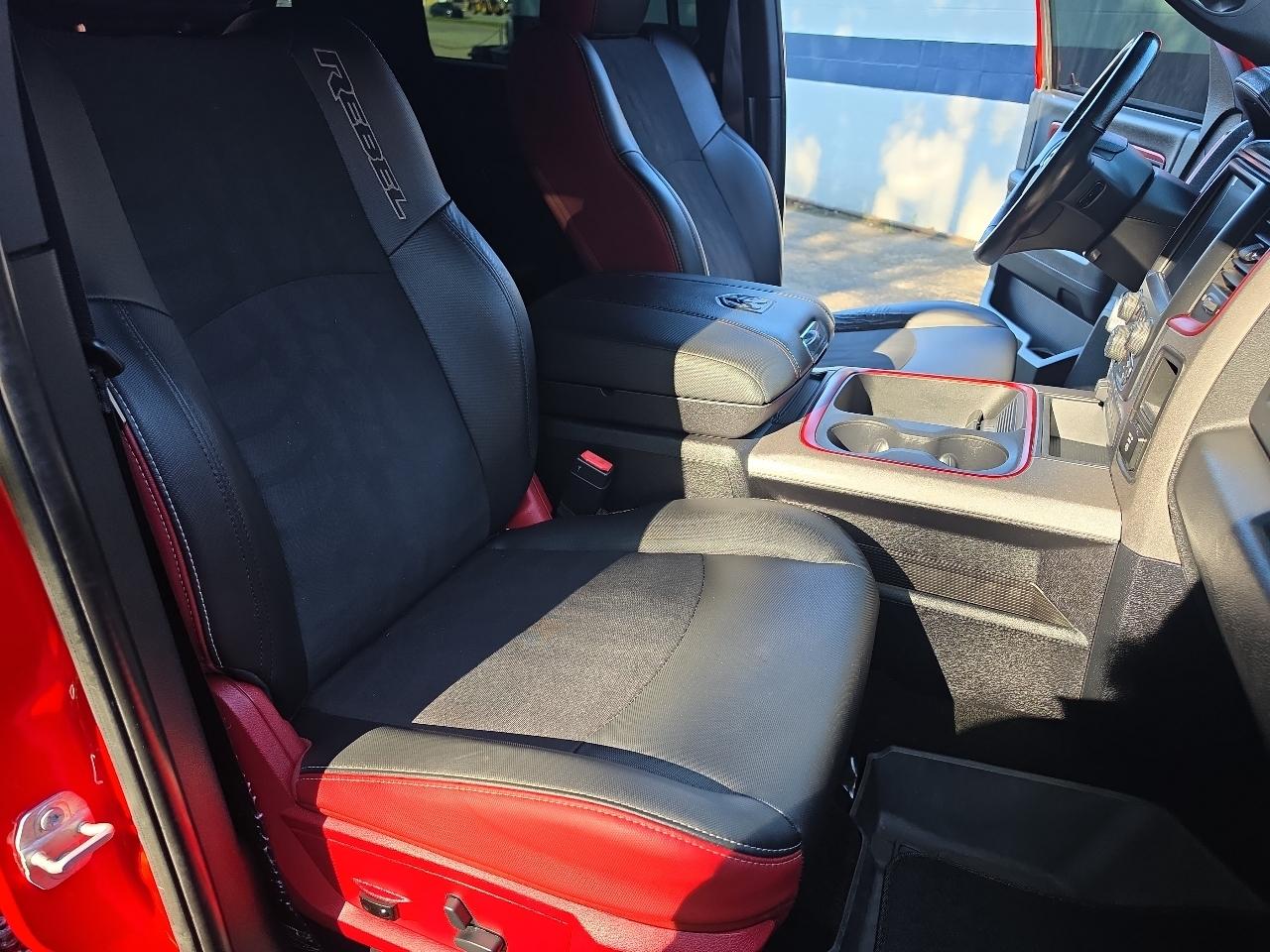 RAM 1500 4WD Crew Cab 140.5" Rebel 2016
