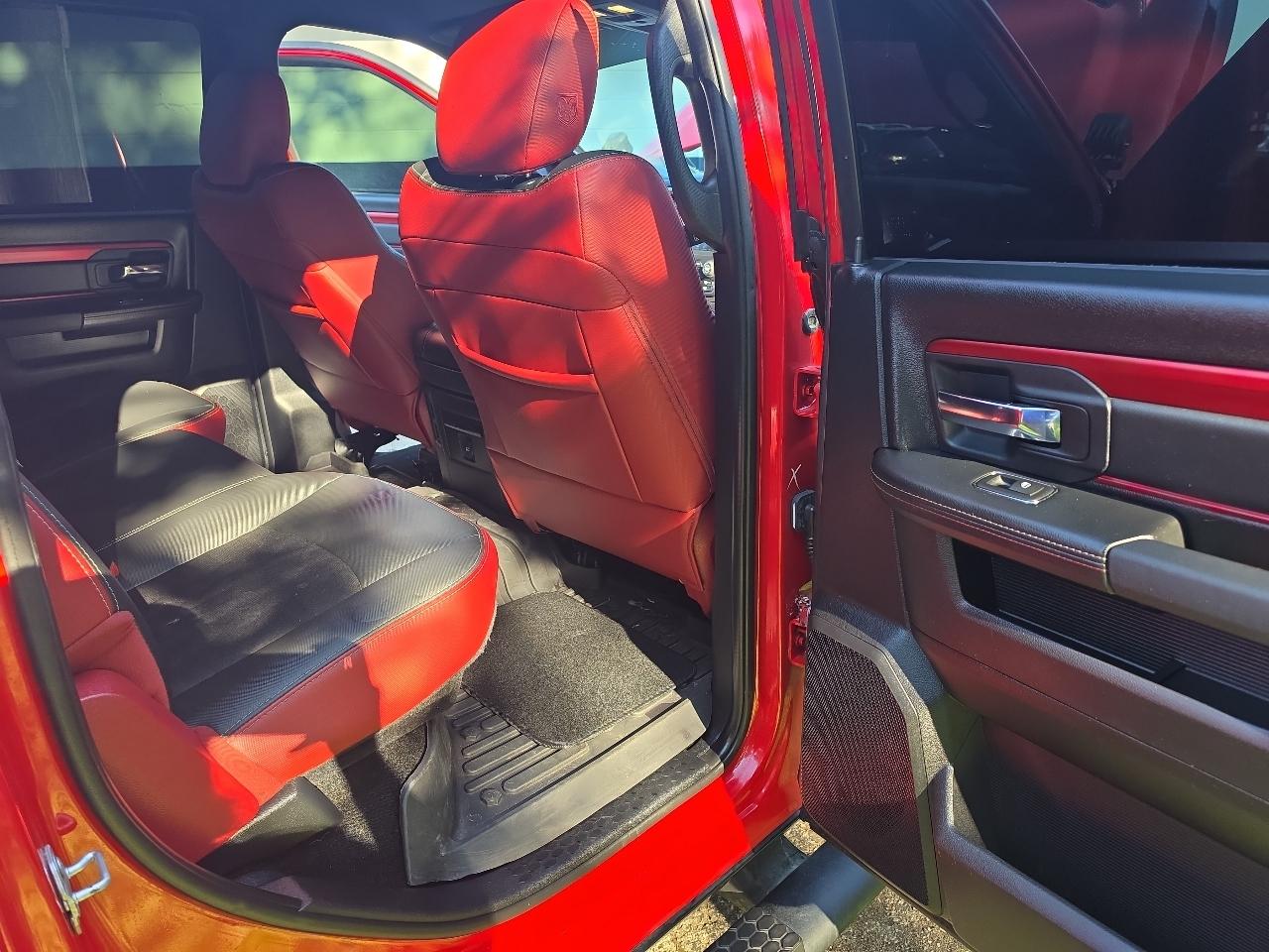 RAM 1500 4WD Crew Cab 140.5" Rebel 2016