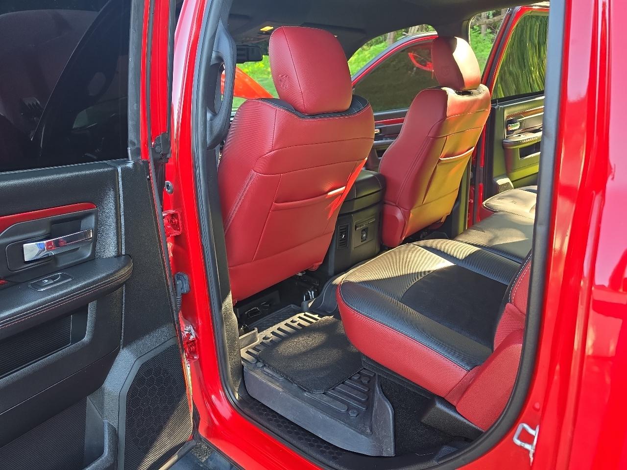 RAM 1500 4WD Crew Cab 140.5" Rebel 2016