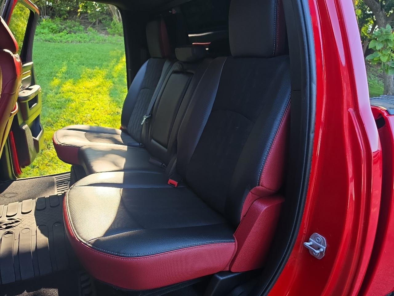 RAM 1500 4WD Crew Cab 140.5" Rebel 2016