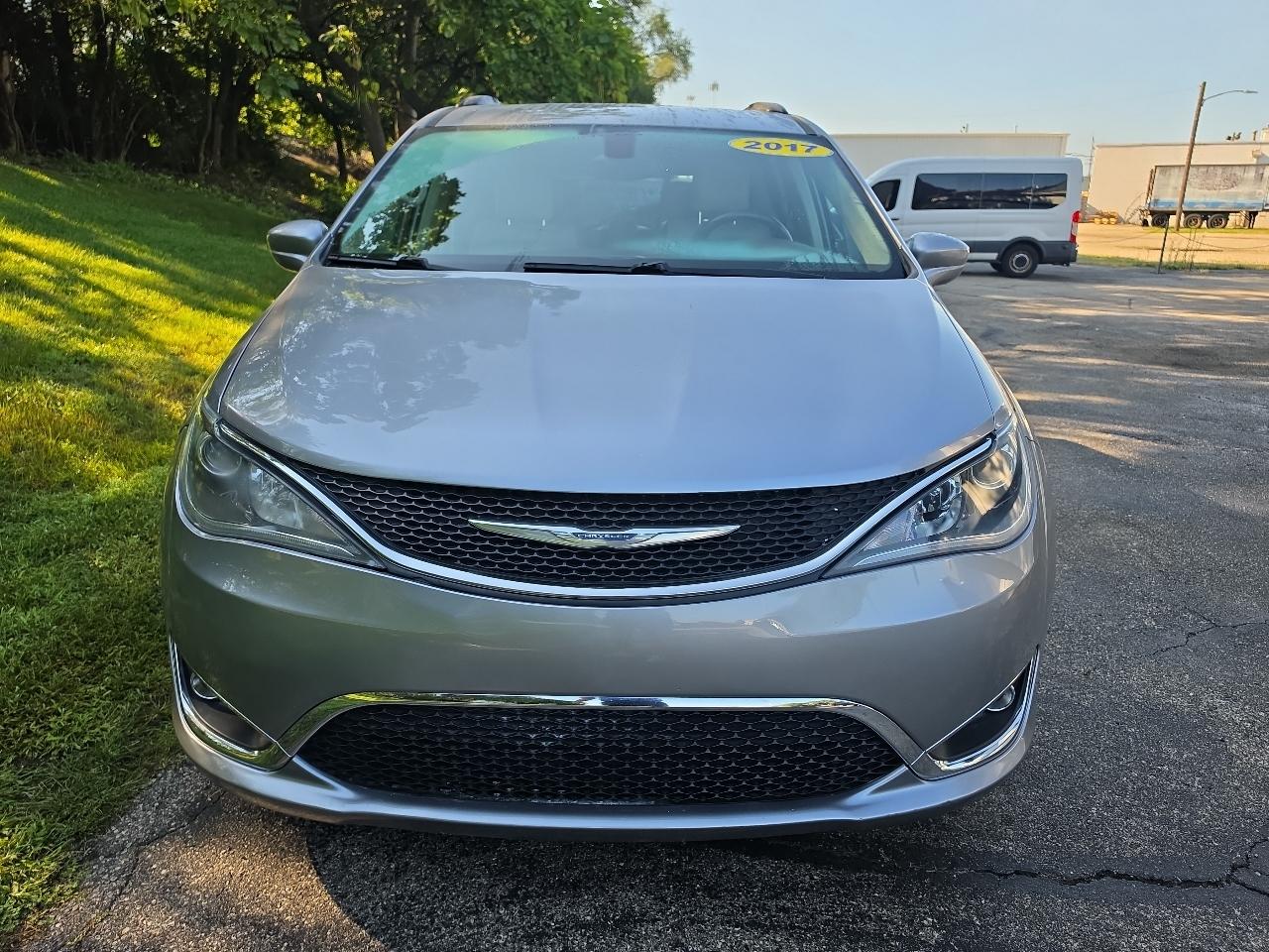Chrysler Pacifica Touring-L FWD 2017