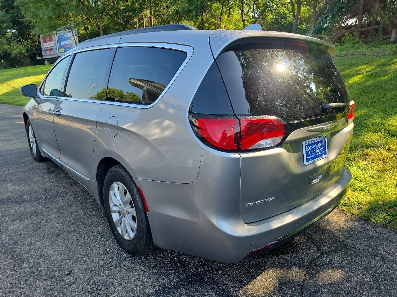Chrysler Pacifica Touring-L FWD 2017