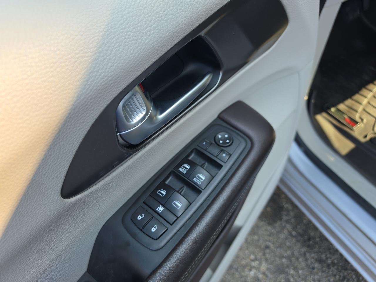 Chrysler Pacifica Touring-L FWD 2017