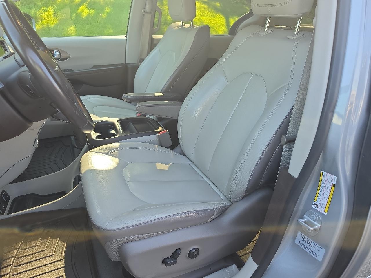 Chrysler Pacifica Touring-L FWD 2017