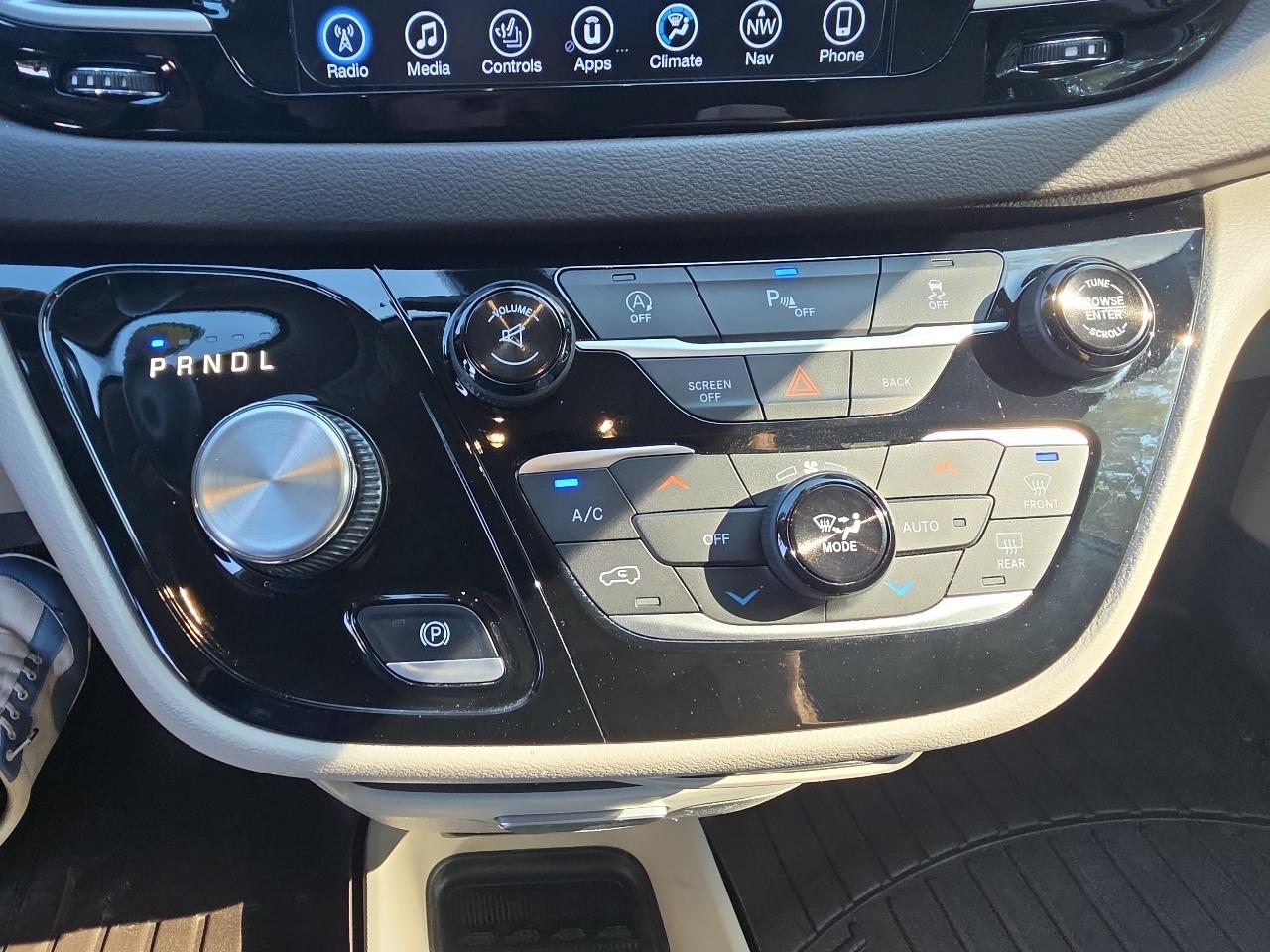 Chrysler Pacifica Touring-L FWD 2017