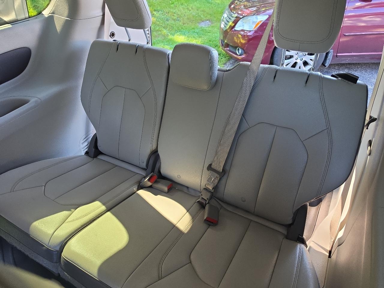 Chrysler Pacifica Touring-L FWD 2017