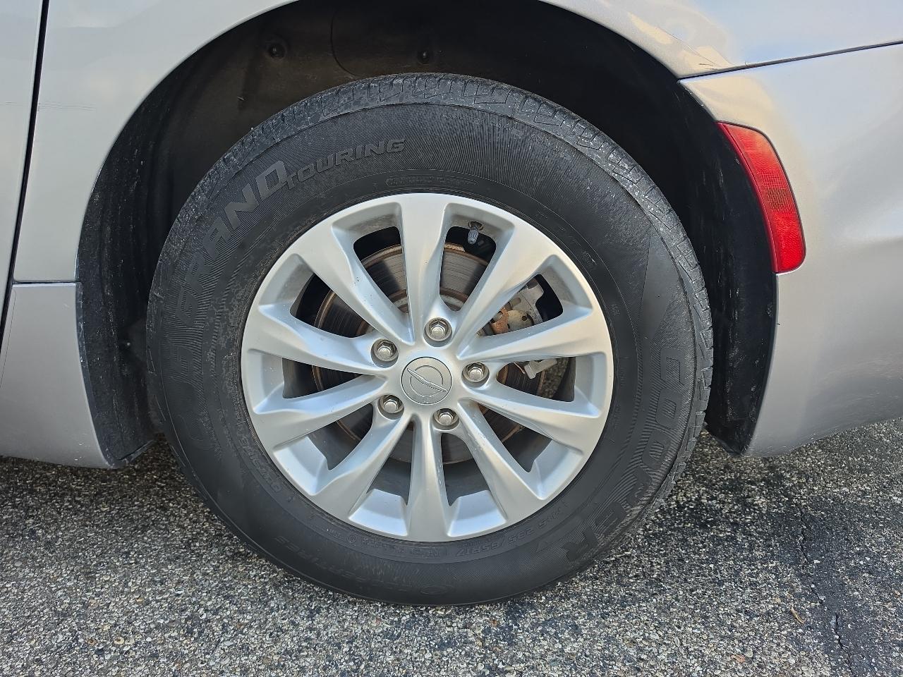 Chrysler Pacifica Touring-L FWD 2017