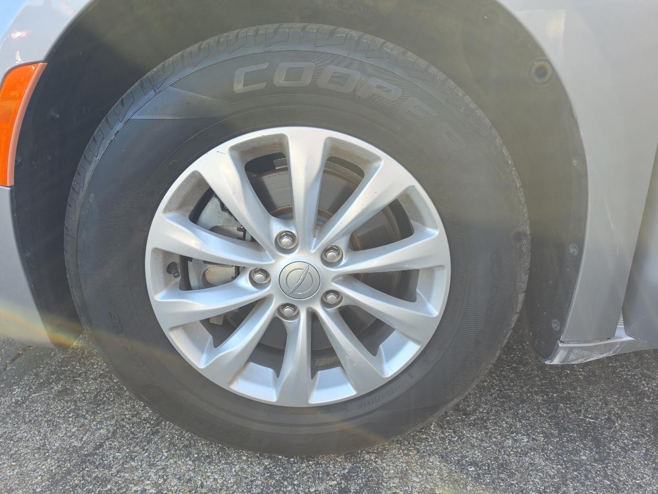 Chrysler Pacifica Touring-L FWD 2017