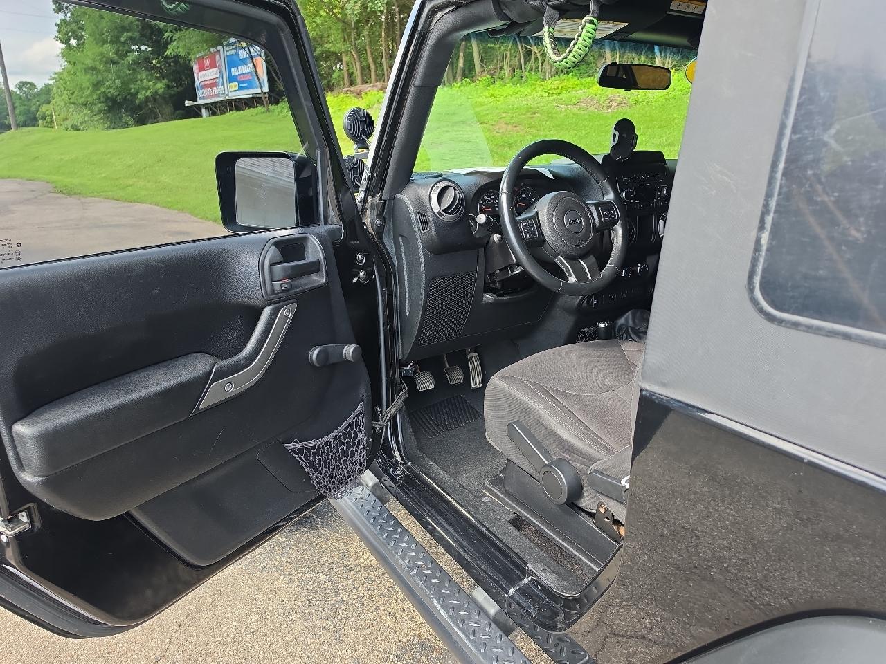 Jeep Wrangler 4WD 2dr Sport 2015