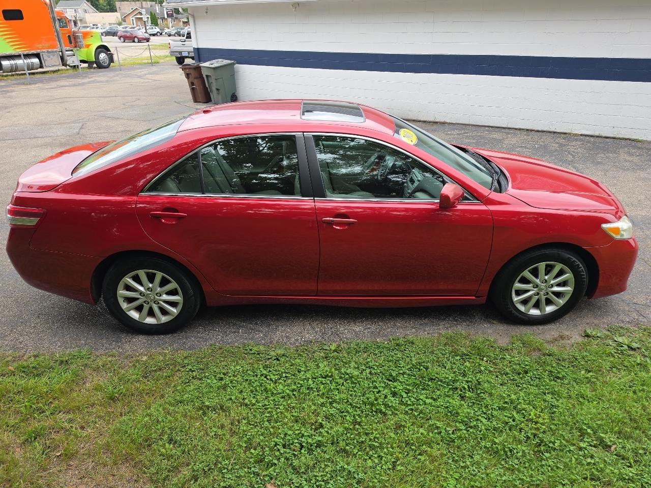Toyota Camry 4dr Sdn I4 Man LE (Natl) 2011