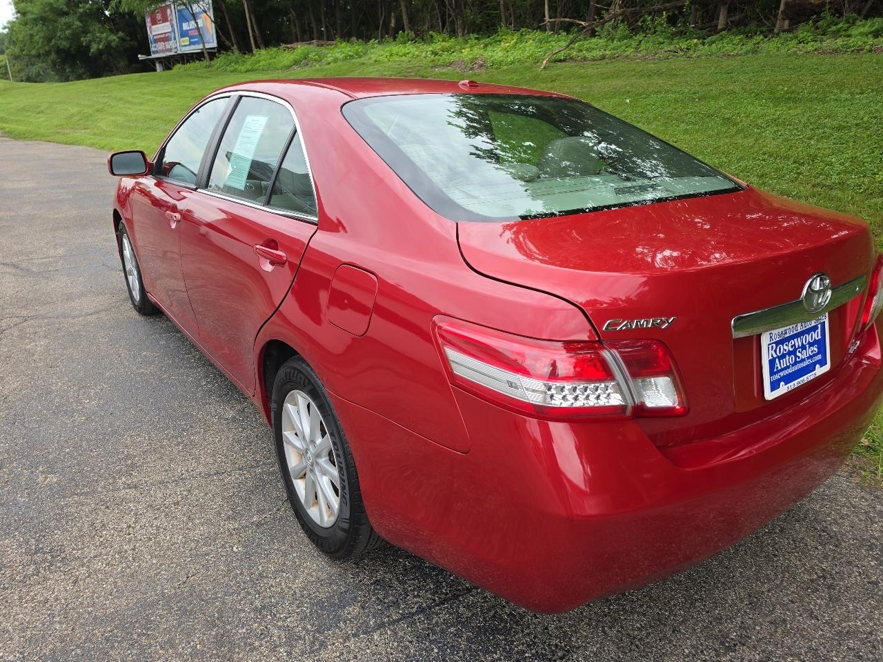 Toyota Camry 4dr Sdn I4 Man LE (Natl) 2011