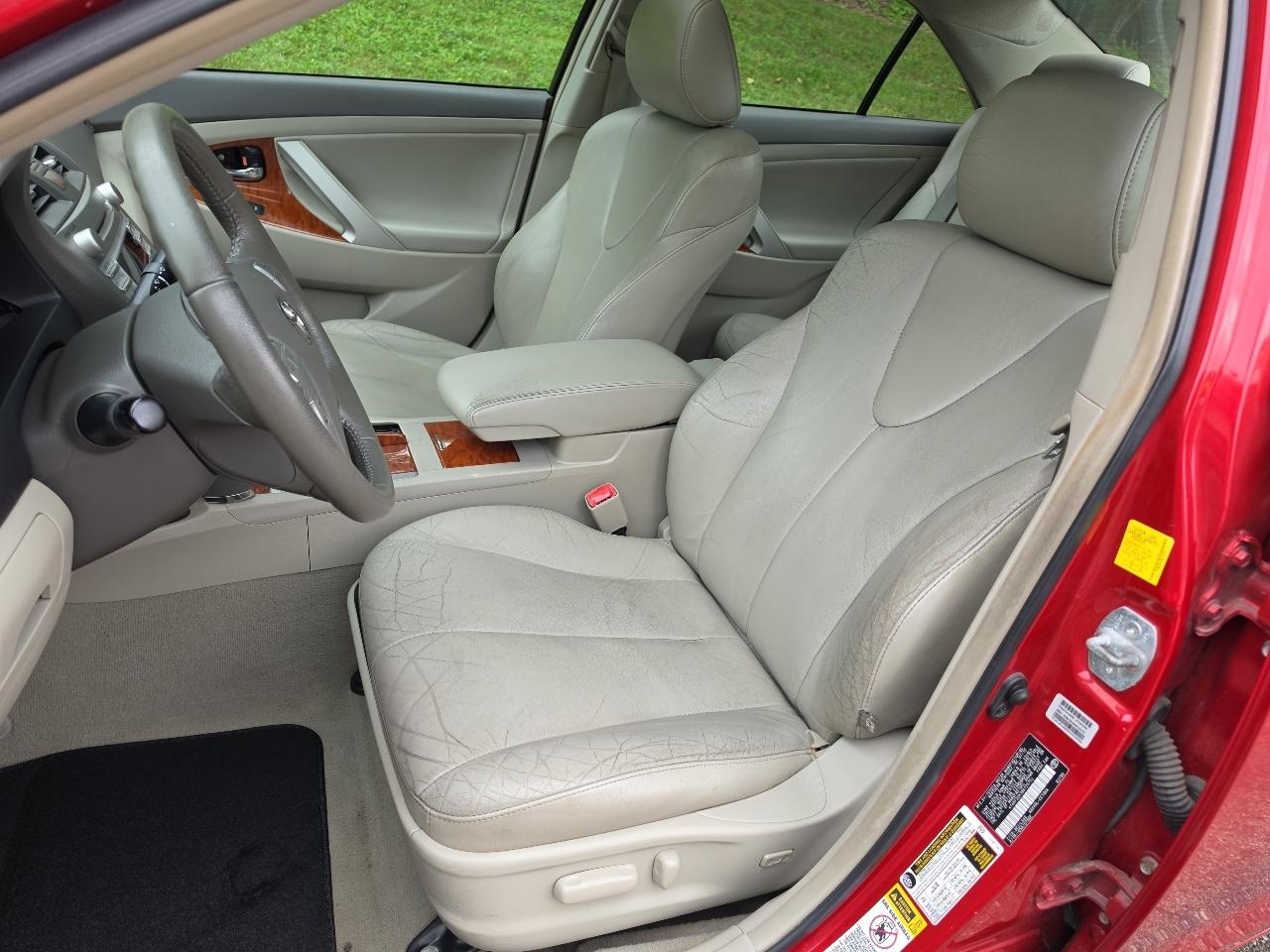 Toyota Camry 4dr Sdn I4 Man LE (Natl) 2011