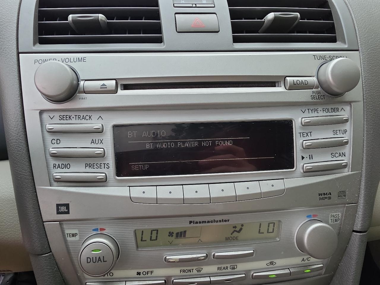 Toyota Camry 4dr Sdn I4 Man LE (Natl) 2011