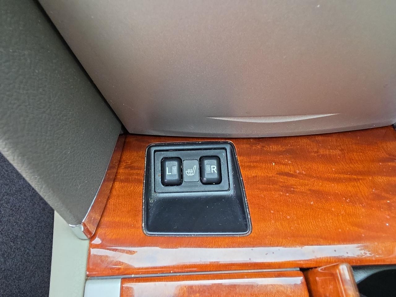 Toyota Camry 4dr Sdn I4 Man LE (Natl) 2011
