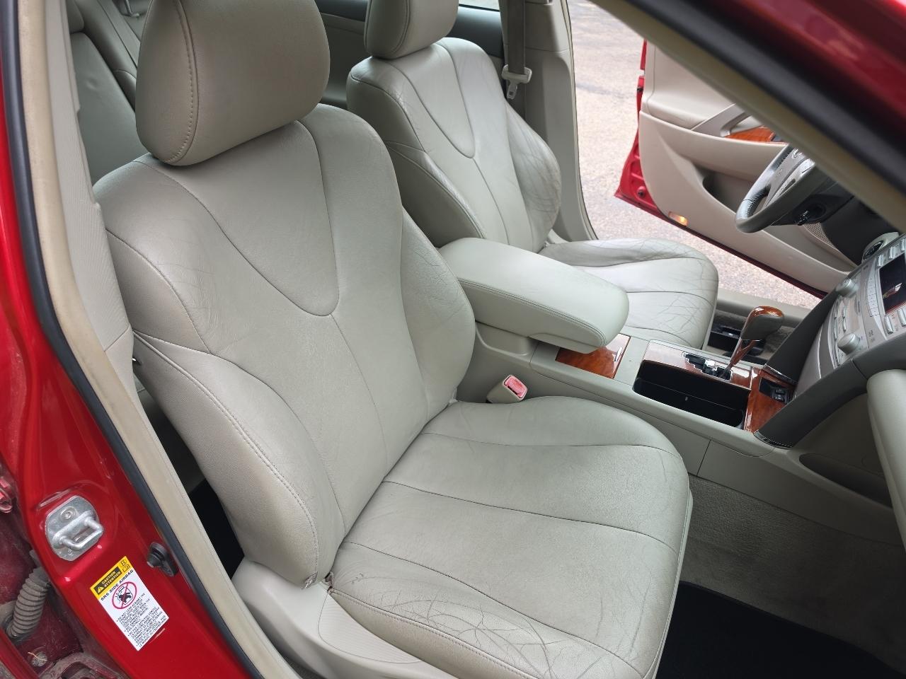 Toyota Camry 4dr Sdn I4 Man LE (Natl) 2011