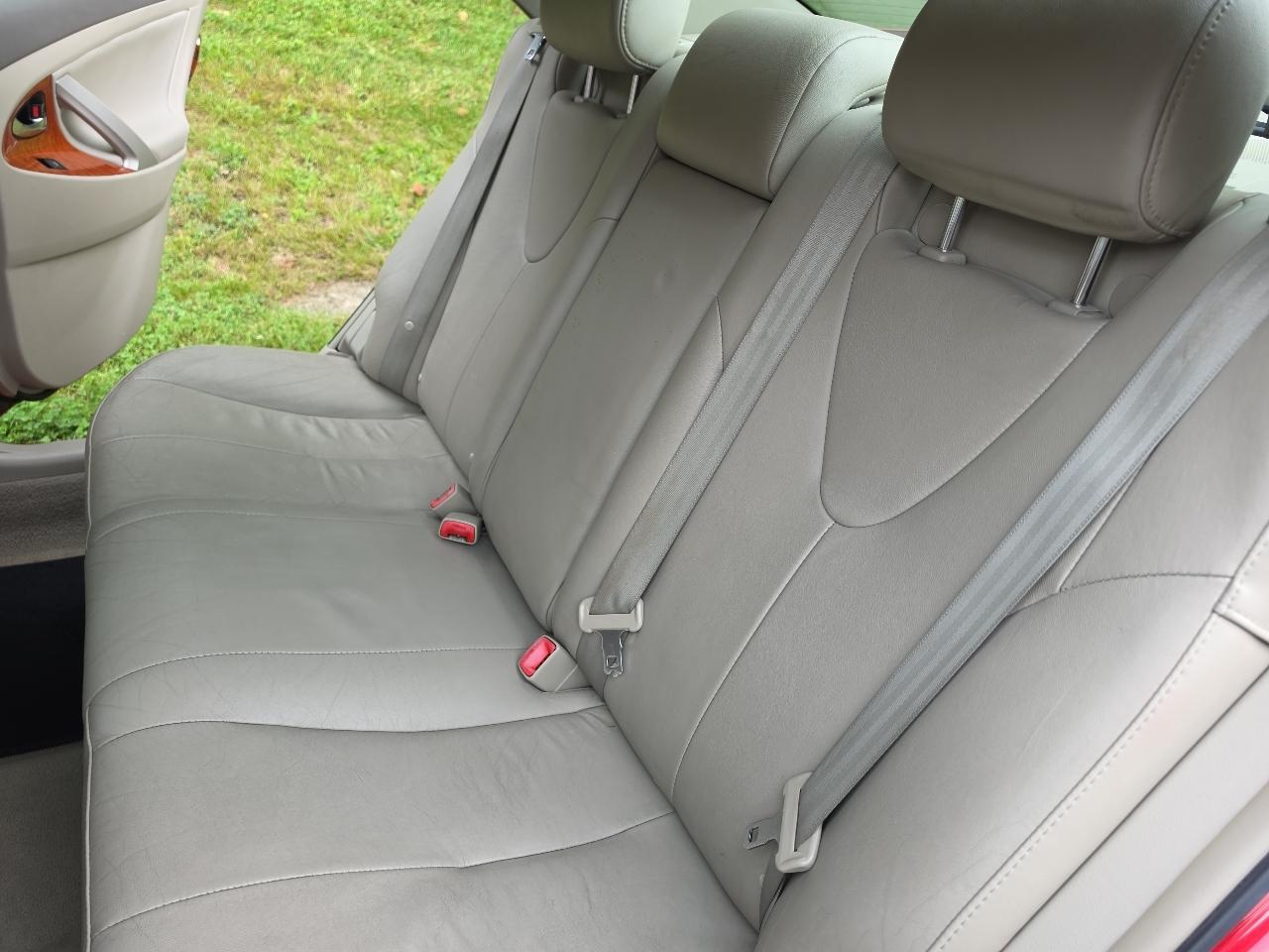 Toyota Camry 4dr Sdn I4 Man LE (Natl) 2011