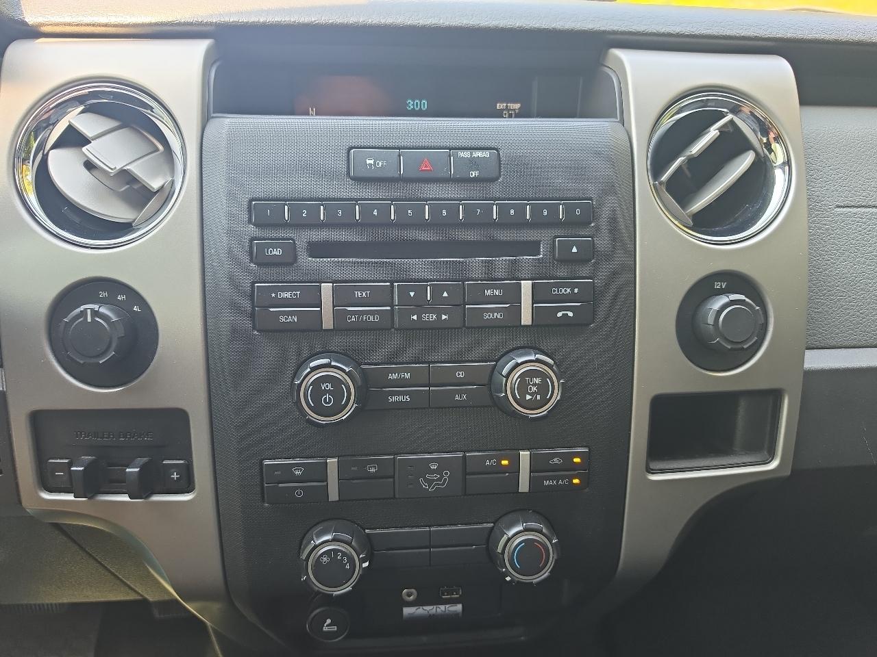 Ford F-150 4WD SuperCab 145" XL 2011