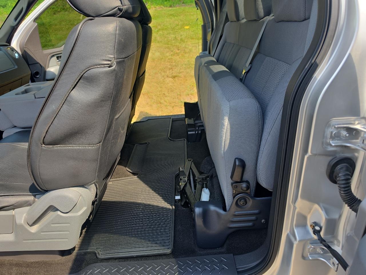 Ford F-150 4WD SuperCab 145" XL 2011