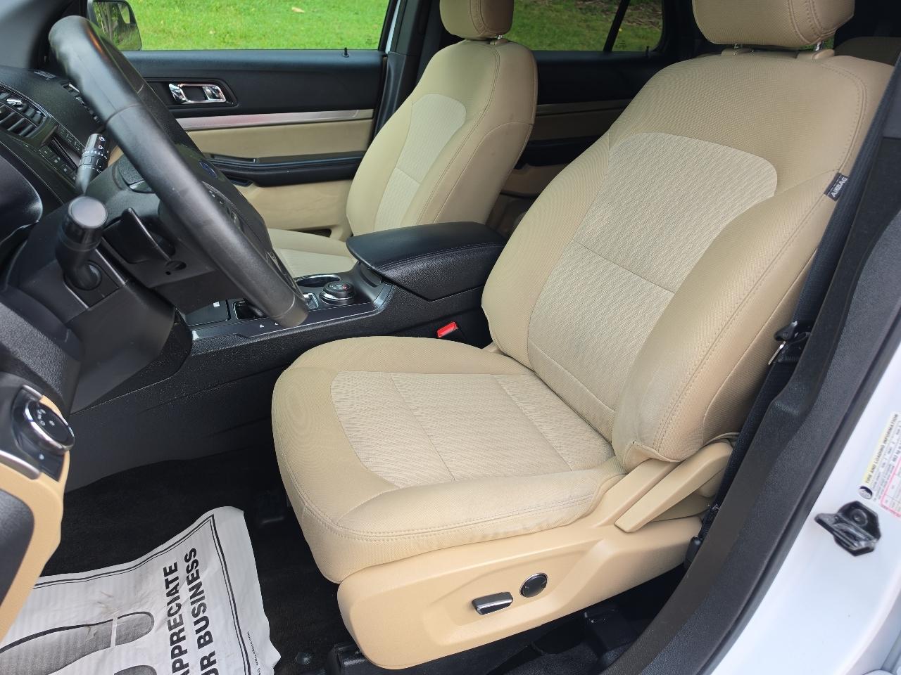 Ford Explorer Base 4WD 2017