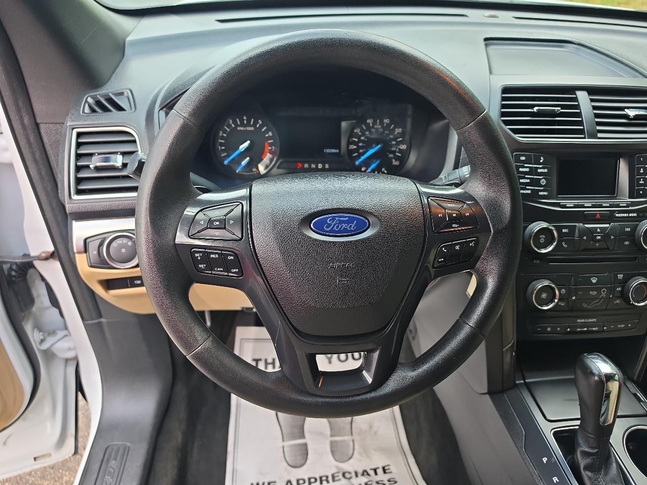 Ford Explorer Base 4WD 2017