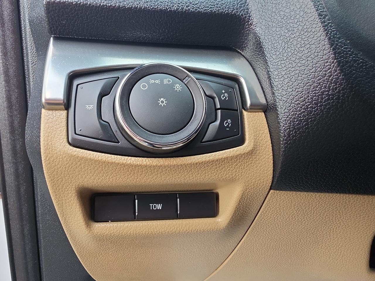 Ford Explorer Base 4WD 2017