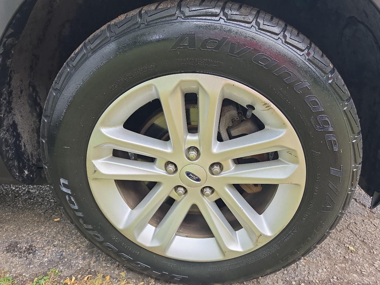 Ford Explorer Base 4WD 2017