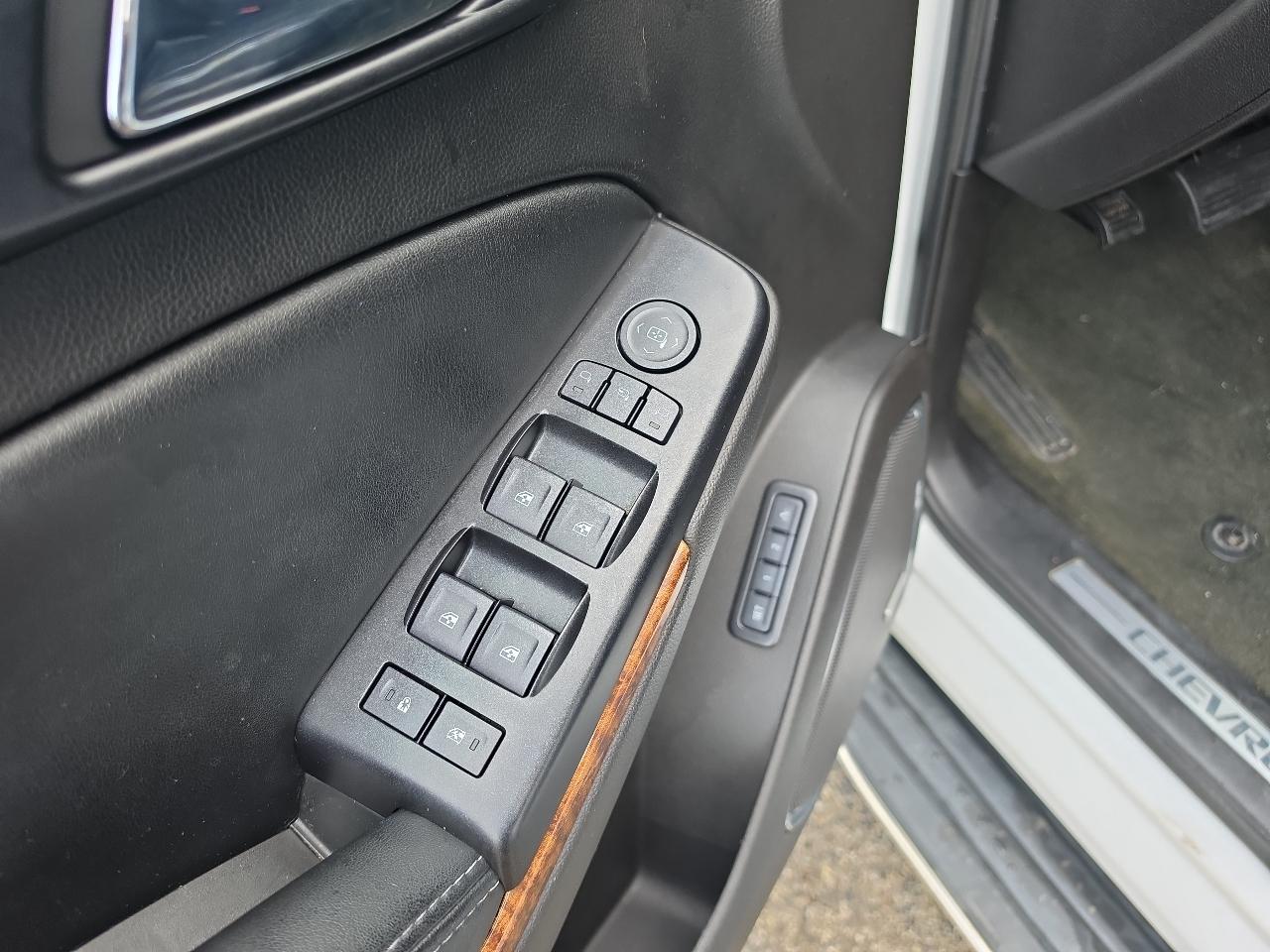 Chevrolet Suburban 4WD 4dr 1500 Premier 2017