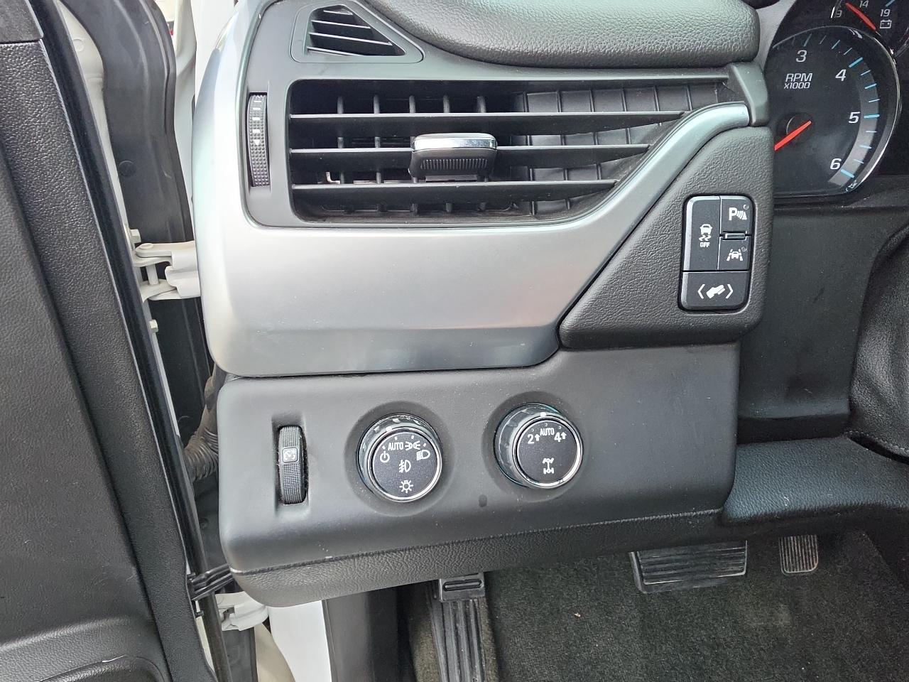 Chevrolet Suburban 4WD 4dr 1500 Premier 2017