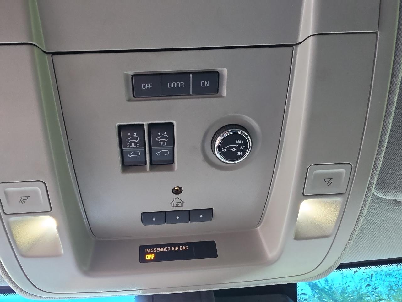 Chevrolet Suburban 4WD 4dr 1500 Premier 2017