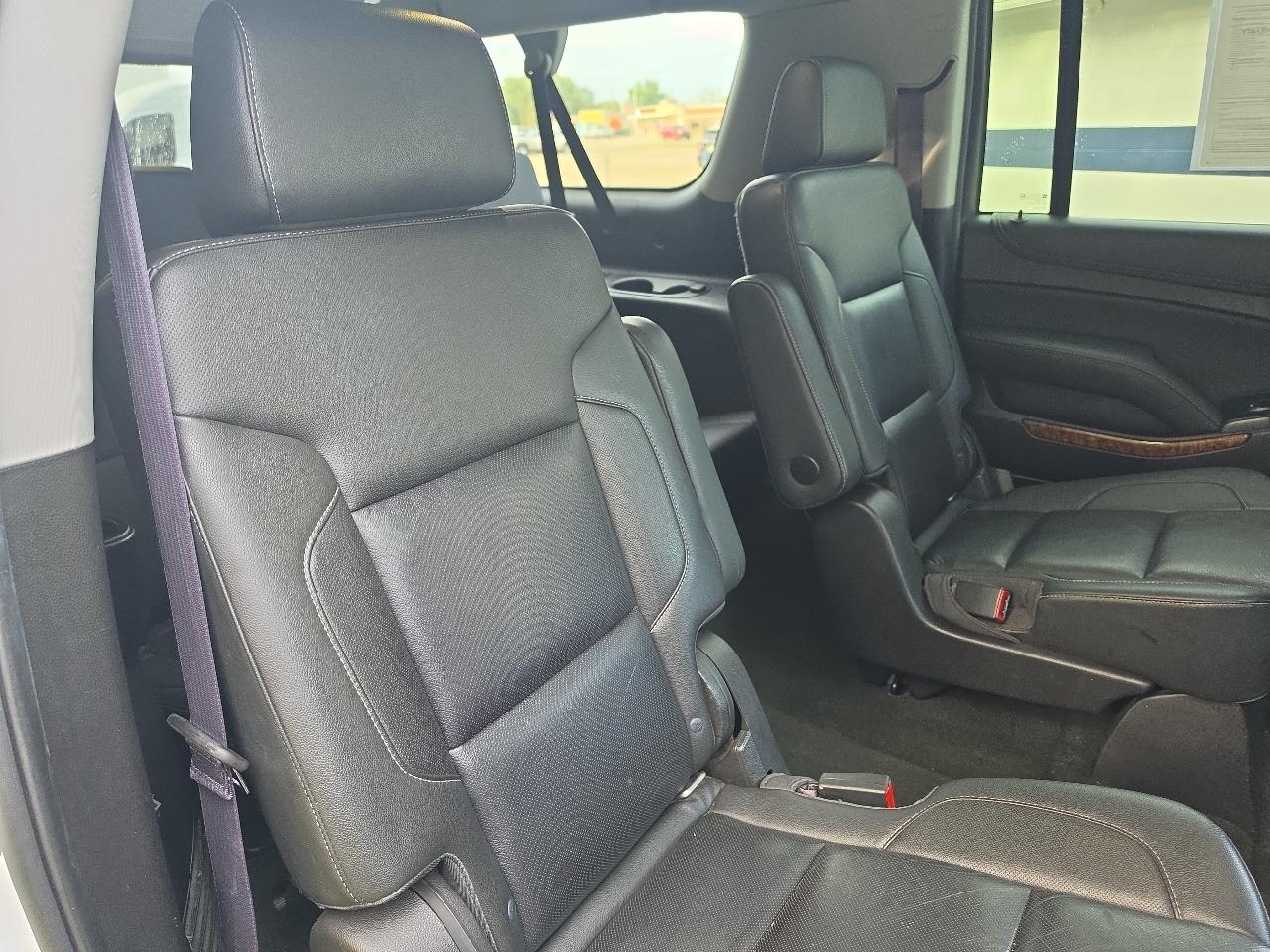 Chevrolet Suburban 4WD 4dr 1500 Premier 2017