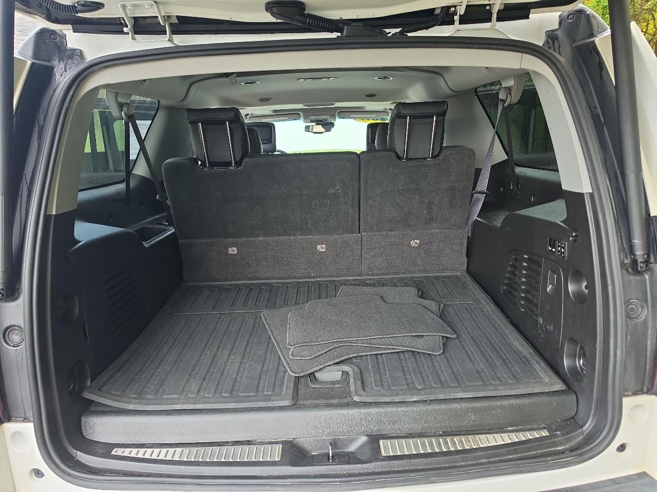 Chevrolet Suburban 4WD 4dr 1500 Premier 2017
