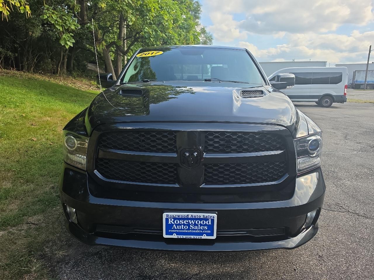 RAM 1500 Night 4x4 Crew Cab 5'7" Box 2017