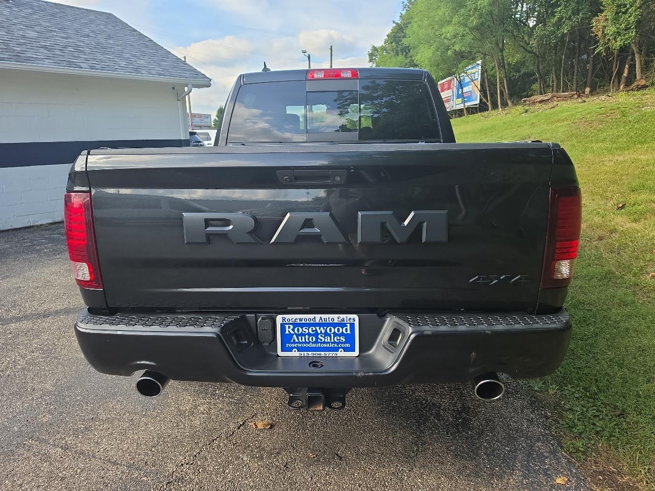 RAM 1500 Night 4x4 Crew Cab 5'7" Box 2017