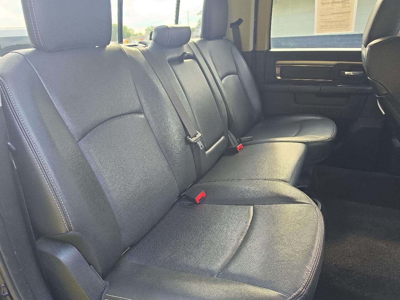 RAM 1500 Night 4x4 Crew Cab 5'7" Box 2017