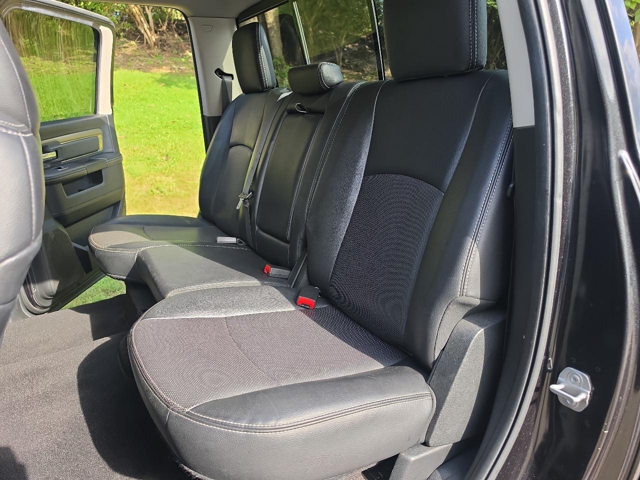 RAM 1500 Night 4x4 Crew Cab 5'7" Box 2017