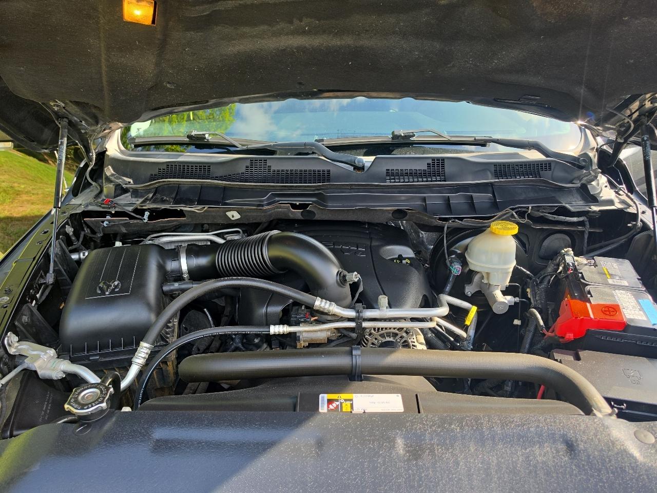 RAM 1500 Night 4x4 Crew Cab 5'7" Box 2017