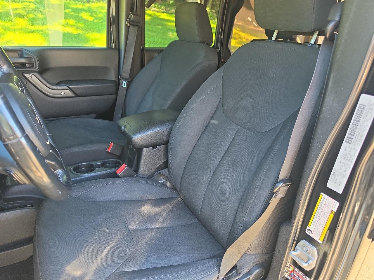 Jeep Wrangler Unlimited 4WD 4dr Sport 2016