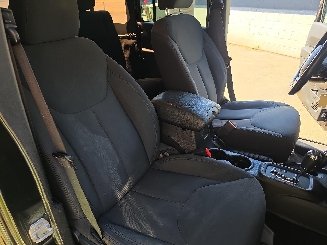 Jeep Wrangler Unlimited 4WD 4dr Sport 2016