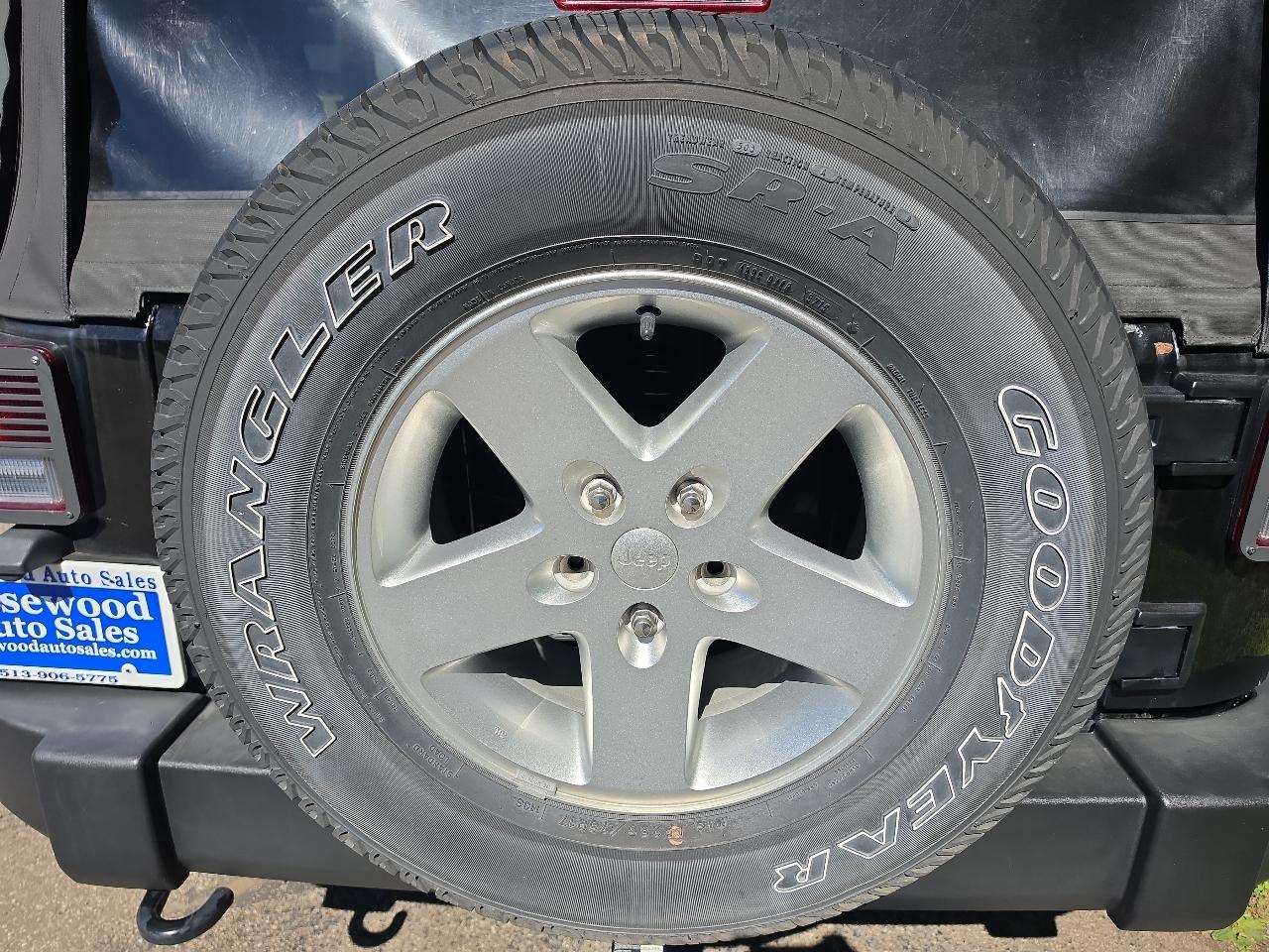 Jeep Wrangler Unlimited 4WD 4dr Sport 2016