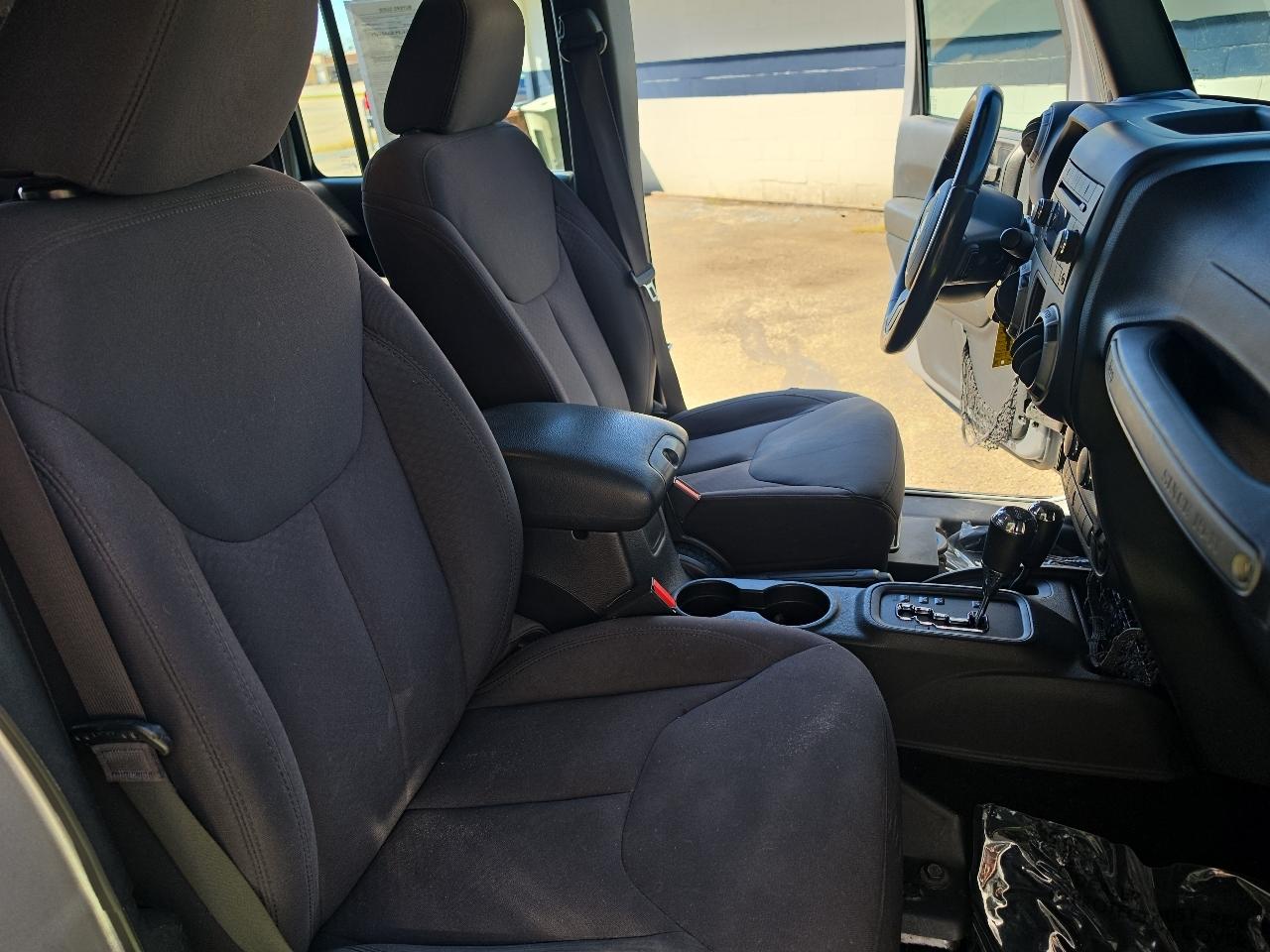 Jeep Wrangler Unlimited 4WD 4dr Sport 2015