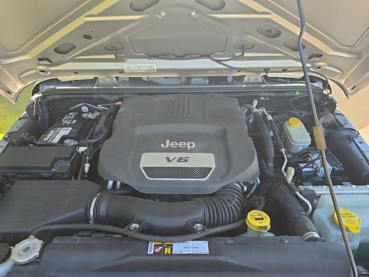 Jeep Wrangler Unlimited 4WD 4dr Sport 2015