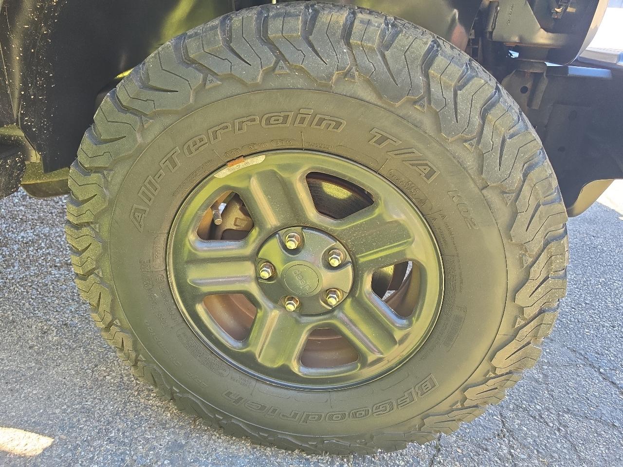 Jeep Wrangler Unlimited 4WD 4dr Sport 2015