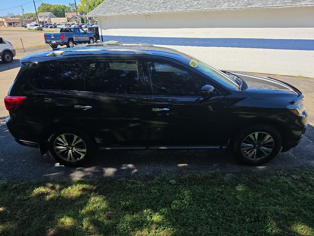Nissan Pathfinder 4x4 SL 2017