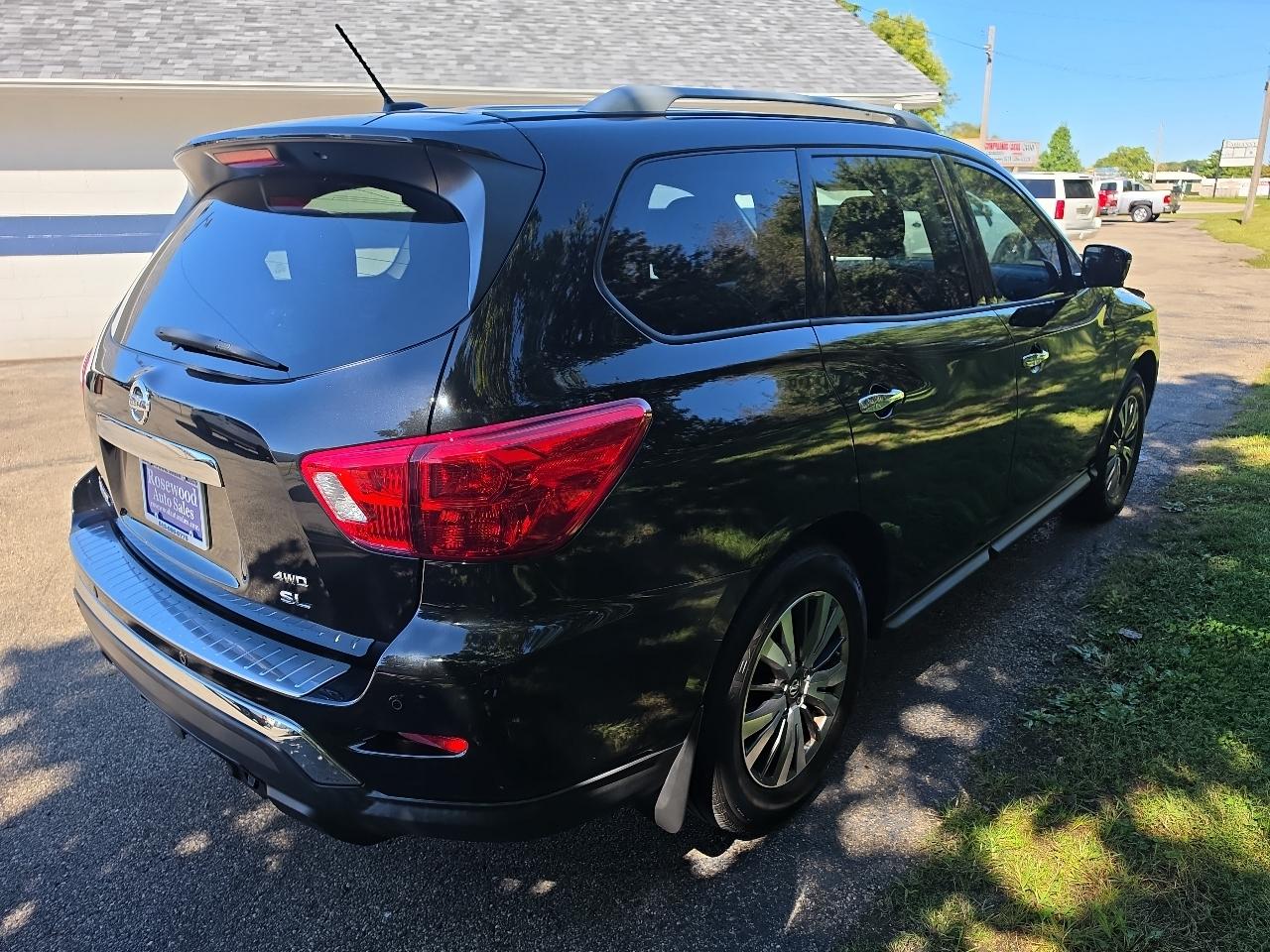 Nissan Pathfinder 4x4 SL 2017